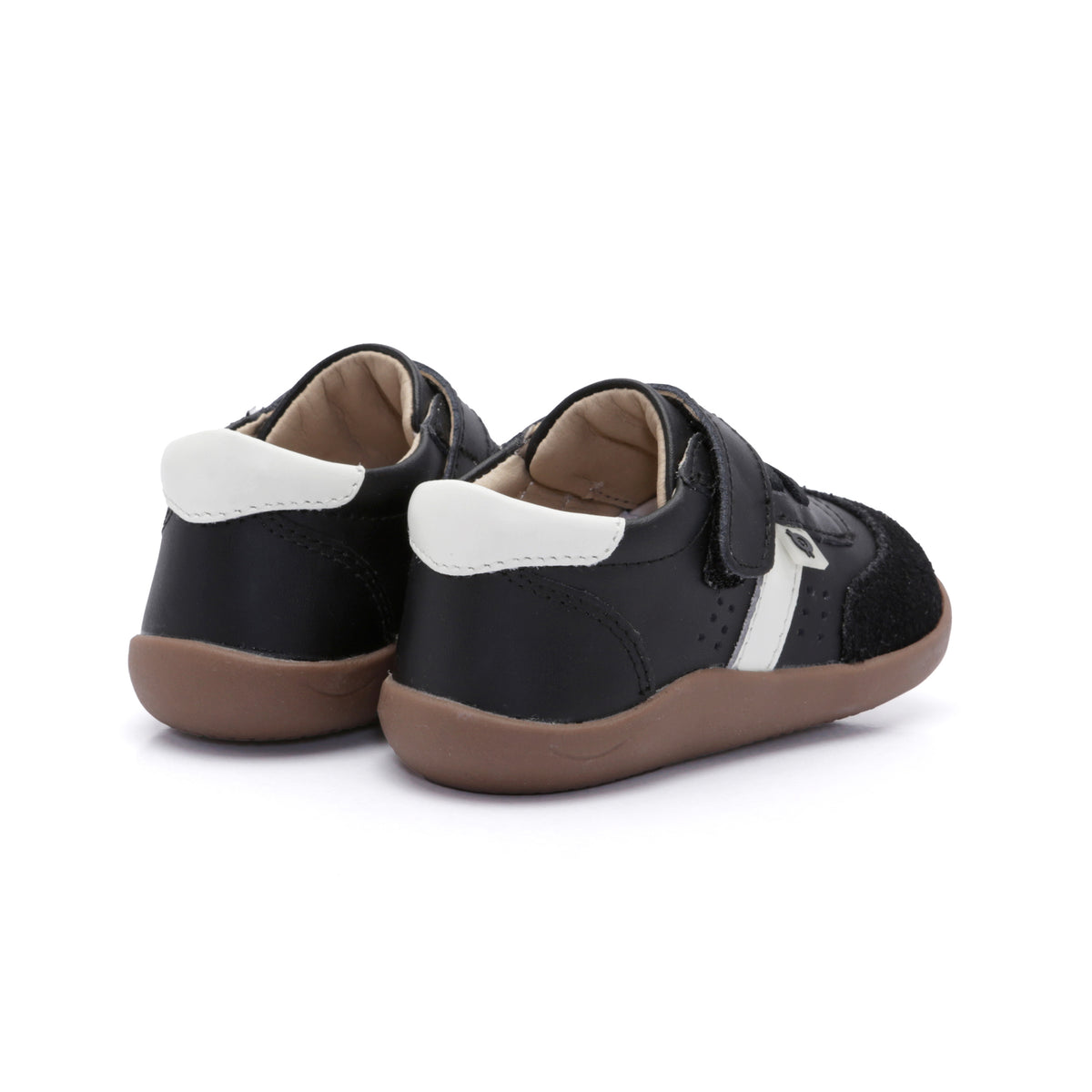 Old Soles 8122 Stylin Ground kids leather sneaker in Black and White with classic detail